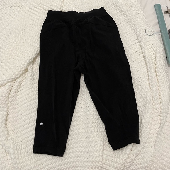 Lulu cropped pants - Picture 4 of 4